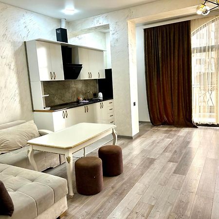 New Apartment In Downtown Erivan Dış mekan fotoğraf