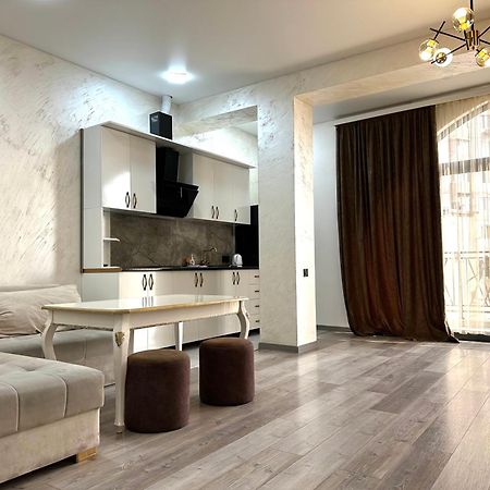 New Apartment In Downtown Erivan Dış mekan fotoğraf