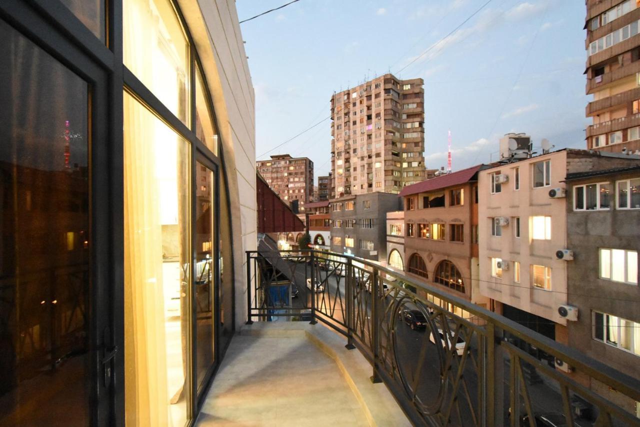 New Apartment In Downtown Erivan Dış mekan fotoğraf