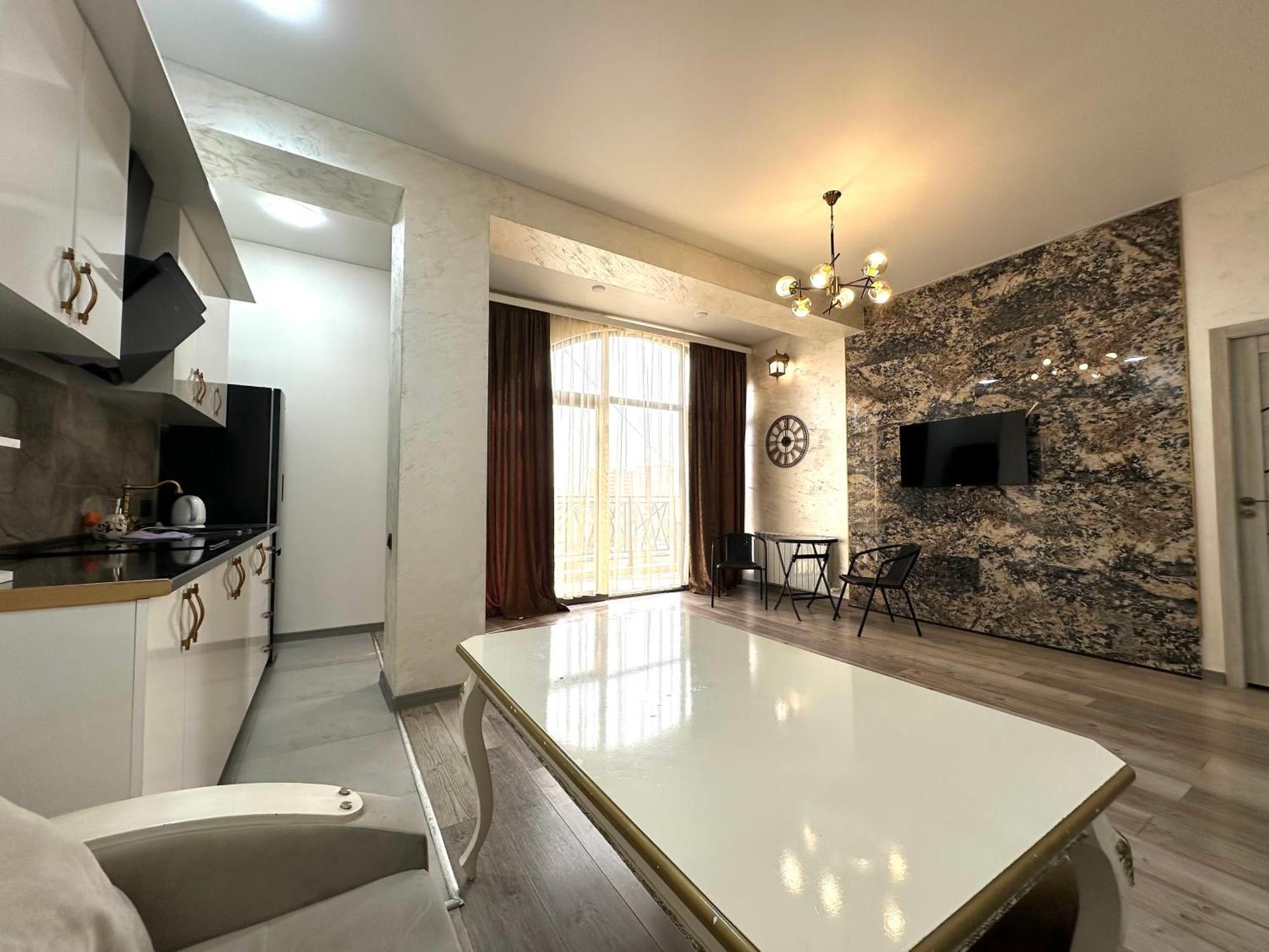 New Apartment In Downtown Erivan Dış mekan fotoğraf